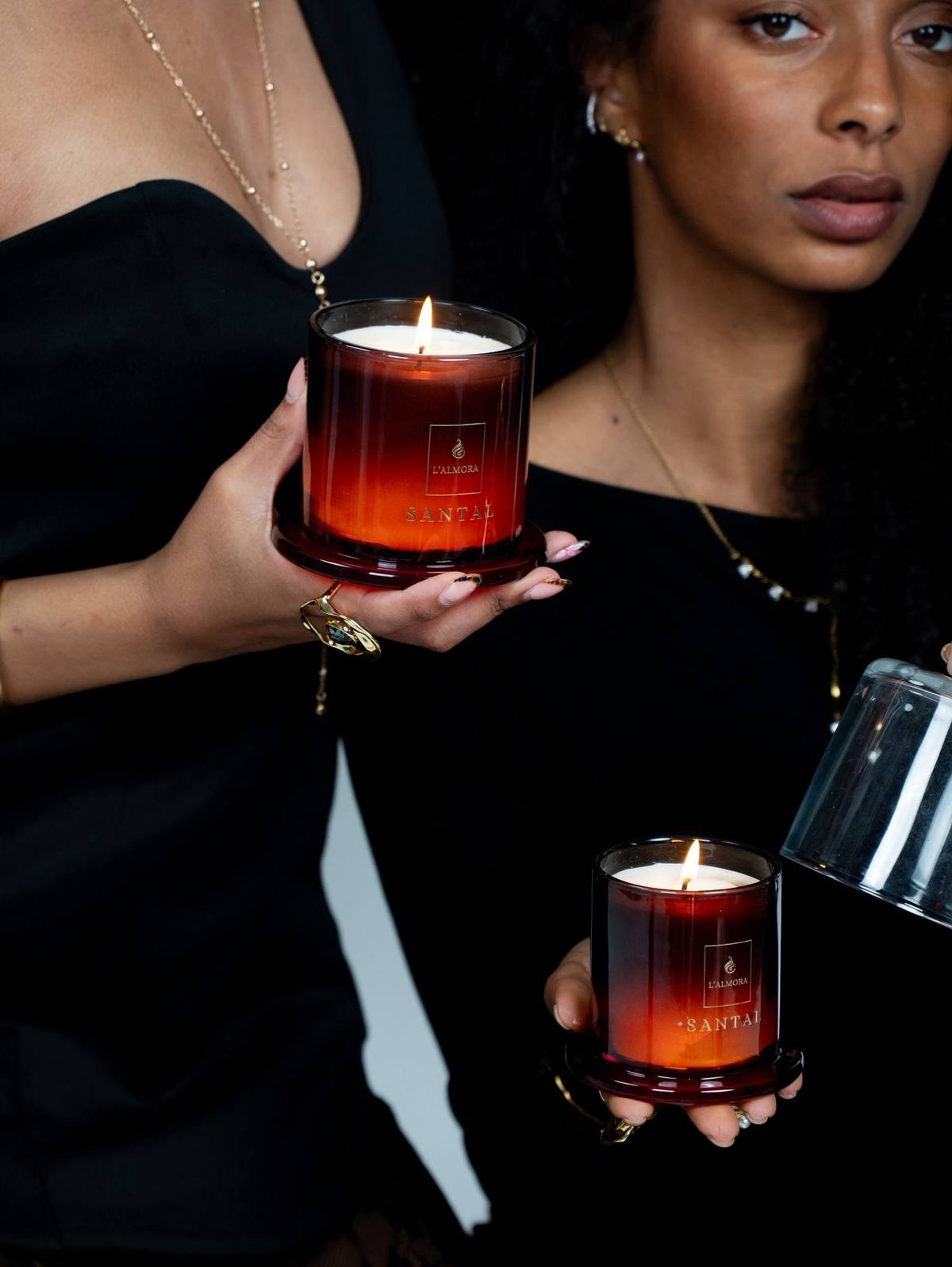 La bougie qui capture  le santal